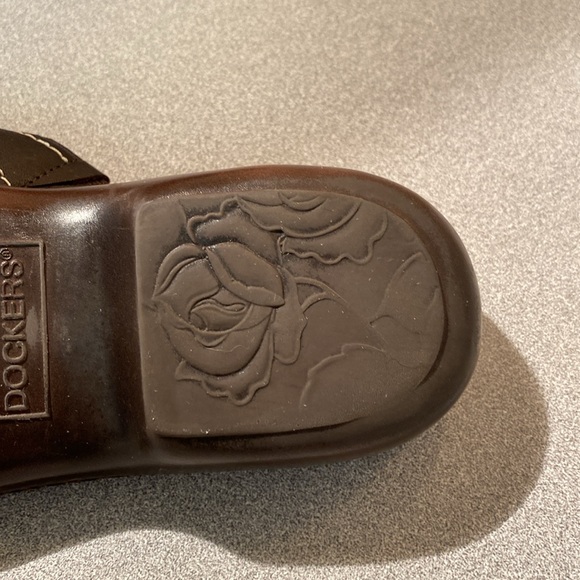 Dockers - women’s leather sandals. Size 6.5 - Picture 11 of 13